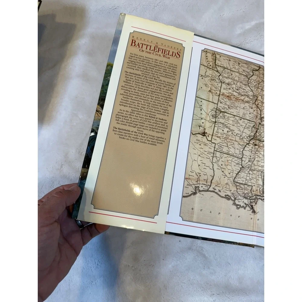 The Battlefields of the Civil War William C Davis Rebels & Yankees Hardcover